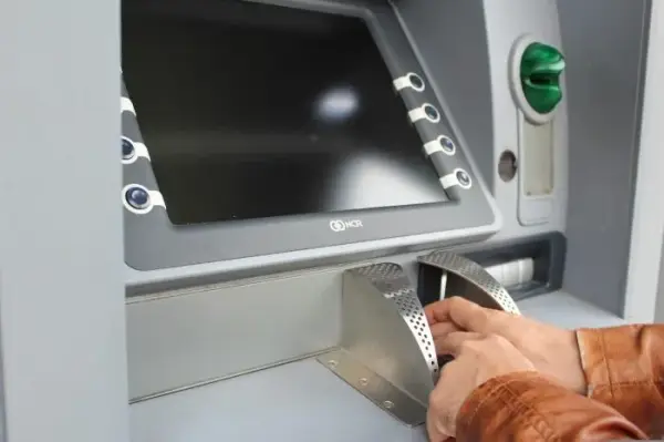 Ile można wypłacić z bankomatu Pekao? Sprawdź maksymalny limit