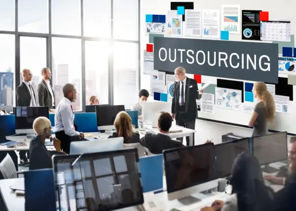 Outsourcing kadrowo-płacowy – jak działa i dla jakich firm się opłaca?